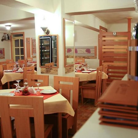 Pension Varadia Орадеа Екстериор снимка
